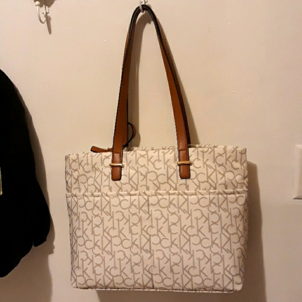 Calvin Klein Logo Tote with Wristlet - Picture 8 of 16